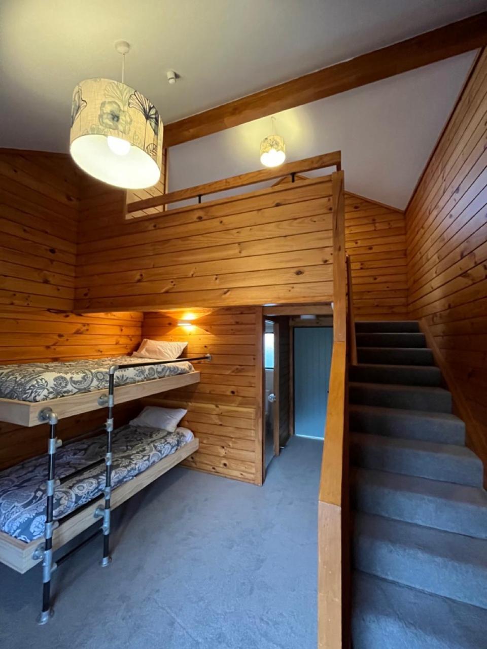 Smoke Lake Hot Springs Lodge & Camp Rotorua Exterior photo